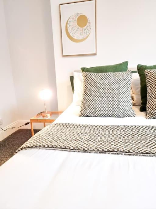Appartement Gorgeous Newly Renovated 2 Double Bed Flat à Swansea Extérieur photo