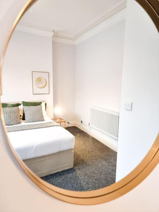 Appartement Gorgeous Newly Renovated 2 Double Bed Flat à Swansea Extérieur photo