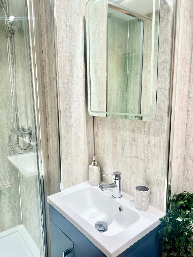 Appartement Gorgeous Newly Renovated 2 Double Bed Flat à Swansea Extérieur photo